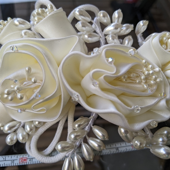 dress and accessories - Picture 7 of 13